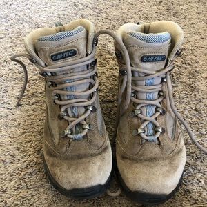Brown Leather size 7, women’s Hi-Tec hiking boots